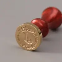Печать для сургуча с пластиковой ручкой &laquo;Венок с буквой J&raquo;, 2.5&times;2.5&times;6.3 см