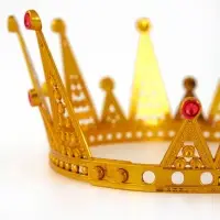 Корона королевы, цвет золотой Корона королевы, цвет золотой