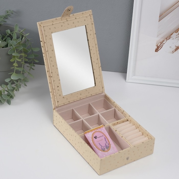 Шкатулка кожзам для украшений с зеркалом Шкатулка кожзам для украшений с зеркалом "Сердечки" золото матовое тиснение 15х21,5х5,5 см 1052446