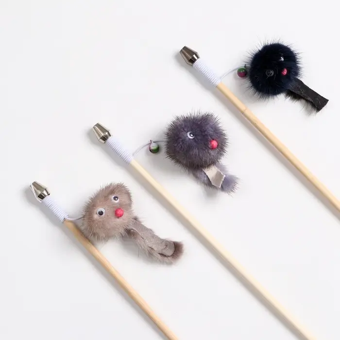 Дразнилка - удочка &laquo;Норковый зверек&raquo;, на деревянной палочке, цвет МИКС