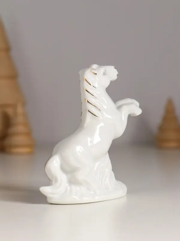 Сувенир керамика "Кони на лугу" белый с золотом набор 5 шт 7,5х2,5х7 см