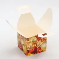 Подарочная новогодняя коробка «Золотые шары», 15×15×19 см