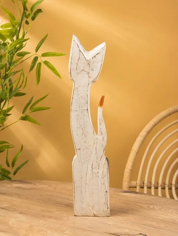 Сувенир &laquo;Кошка&raquo;, белая, 60&times;12&times;6 см, дерево, МИКС