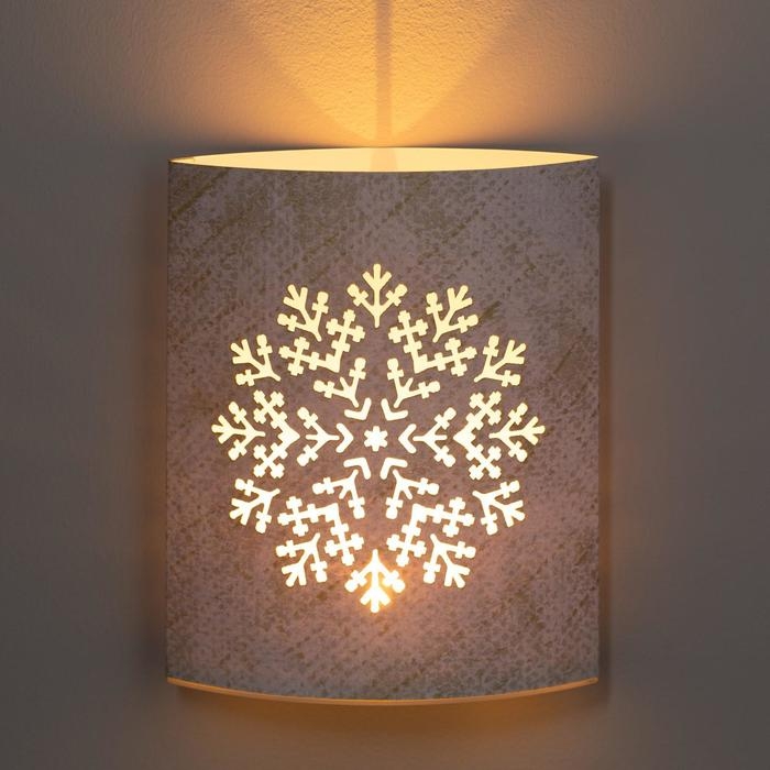 Светодиодная фигура «Снежинка» 13 × 16 × 5 см, картон, батарейка ААх2 (не в комплекте), свечение тёплое белое Светодиодная фигура «Снежинка» 13 × 16 × 5 см, картон, батарейка ААх2 (не в комплекте), свечение тёплое белое