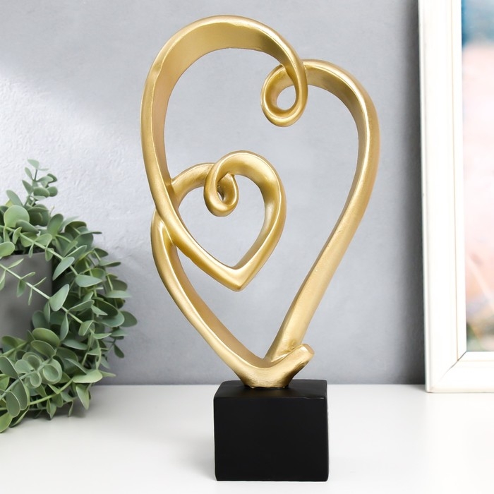 Сувенир полистоун  Сувенир полистоун "Двойное золотое сердце" на чёрной подставке 15,5х7х29 см