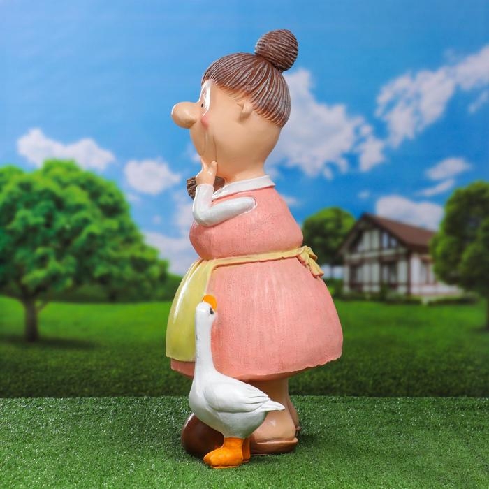 Садовая фигура  Садовая фигура "Бабушка с пшеницей" 24х30х60см