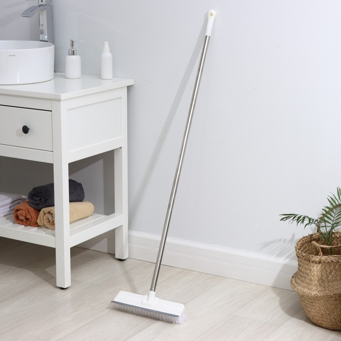 Щётка для подметания пола с водосгоном Доляна, черенок из нержавеющей стали, 28×6,5×117 см Щётка для подметания пола с водосгоном Доляна, черенок из нержавеющей стали, 28×6,5×117 см