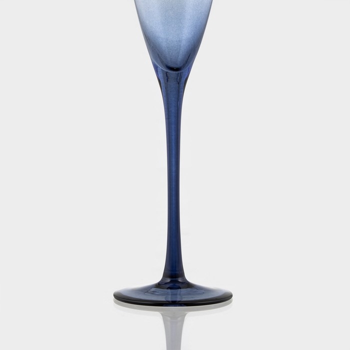 Бокал для шампанского стеклянный Magistro «Иллюзия», 160 мл, 5,5×27,5 см, на синей ножке Бокал для шампанского стеклянный Magistro «Иллюзия», 160 мл, 5,5×27,5 см, на синей ножке