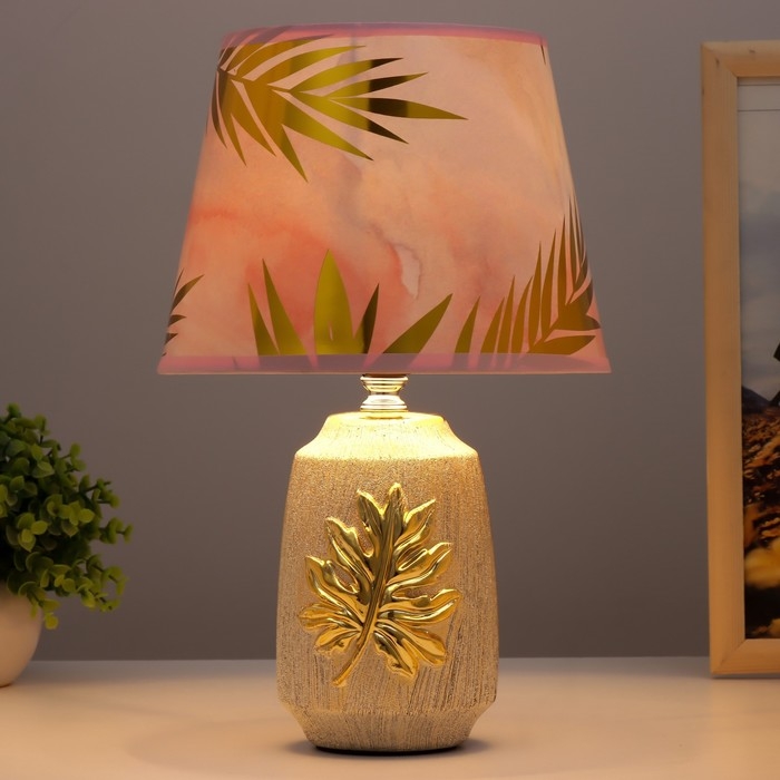 Настольная лампа Настольная лампа "Монстера" E14 40Вт золото 20х20х30 см RISALUX