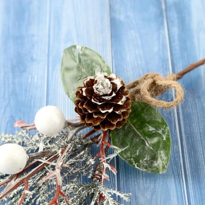 Декор  Декор "Зимнее очарование" шишка шарики веточки в серебре, 20 см