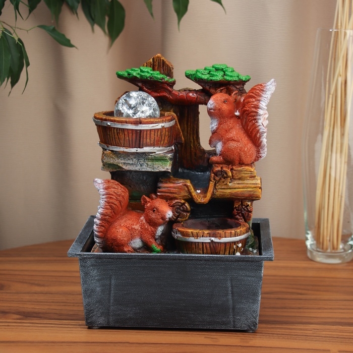 Фонтан Фонтан "Белочки у бочек" 28х21 см (с подсветкой)