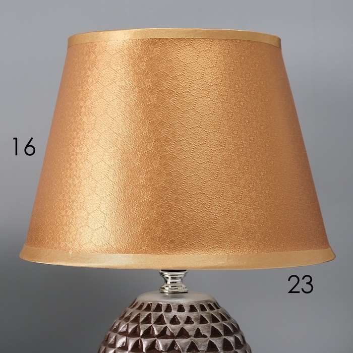 Настольная лампа с абажуром RISALUX «Джейн», Е14, 40 Вт, коричневый, 22.5×22.5×31.5 см Настольная лампа с абажуром RISALUX «Джейн», Е14, 40 Вт, коричневый, 22.5×22.5×31.5 см