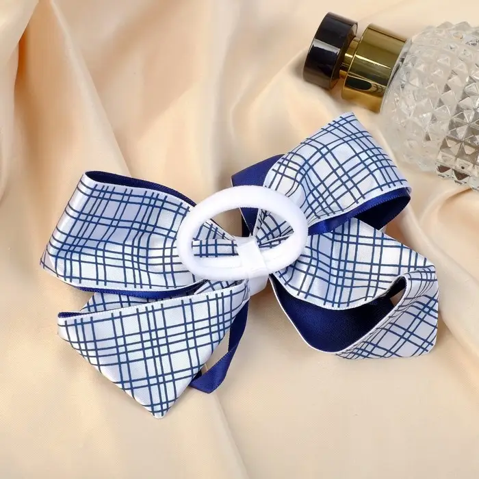 Резинка для волос «Школьница», бант клетка классика, 12×7 см, бело-синяя