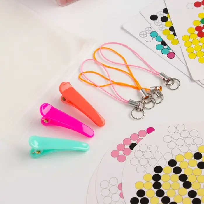 Брелок своими руками &laquo;Термомозаика&raquo;, 24 цвета, 4300 бусин, 2 колечка, заколки 3 шт., основы 3 шт.