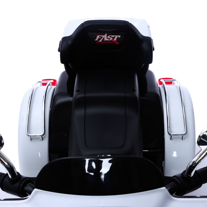 Электромотоцикл «Трайк», 2-х местный, 2 мотора, цвет чёрно-белый Электромотоцикл «Трайк», 2-х местный, 2 мотора, цвет чёрно-белый