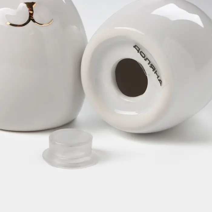 Набор для специй Доляна &laquo;Зайка в золотом&raquo;, солонка, перечница 50 мл, доломит, белый