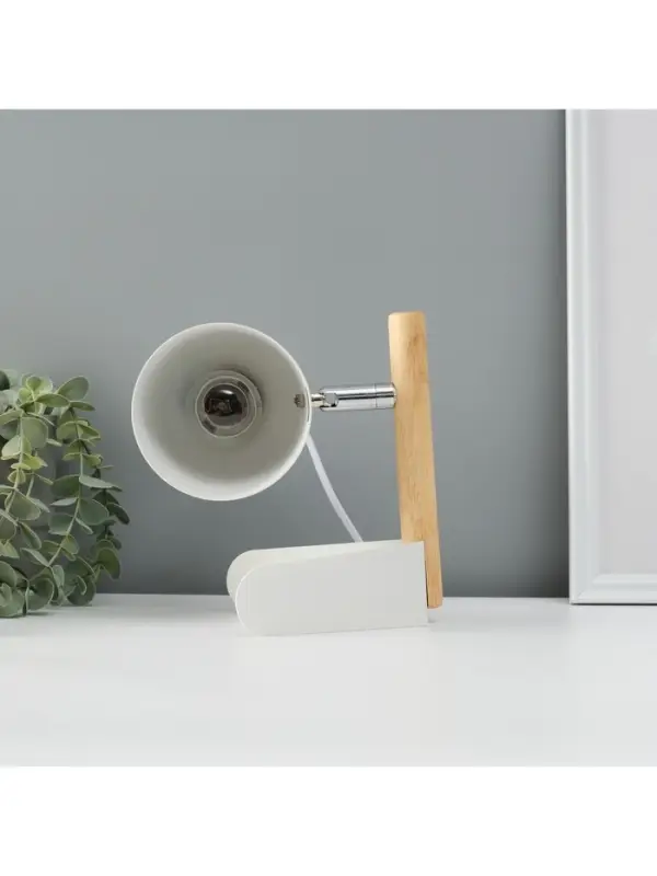 Лампа настольная RISALUX &laquo;Престиж&raquo;, 40 Вт, Е27, белая, 13&times;12&times;24 см