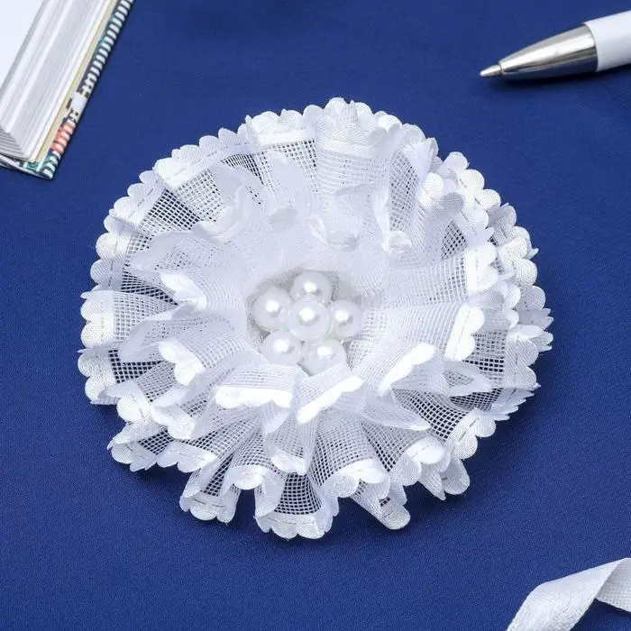 Резинка для волос бант «Школьница», цветок жемчужный, d=8 см, белая