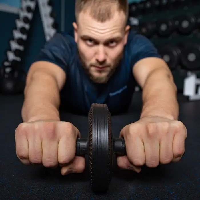 Ролик для пресса ONLYTOP, 27&times;14 см, с ковриком, цвет чёрный