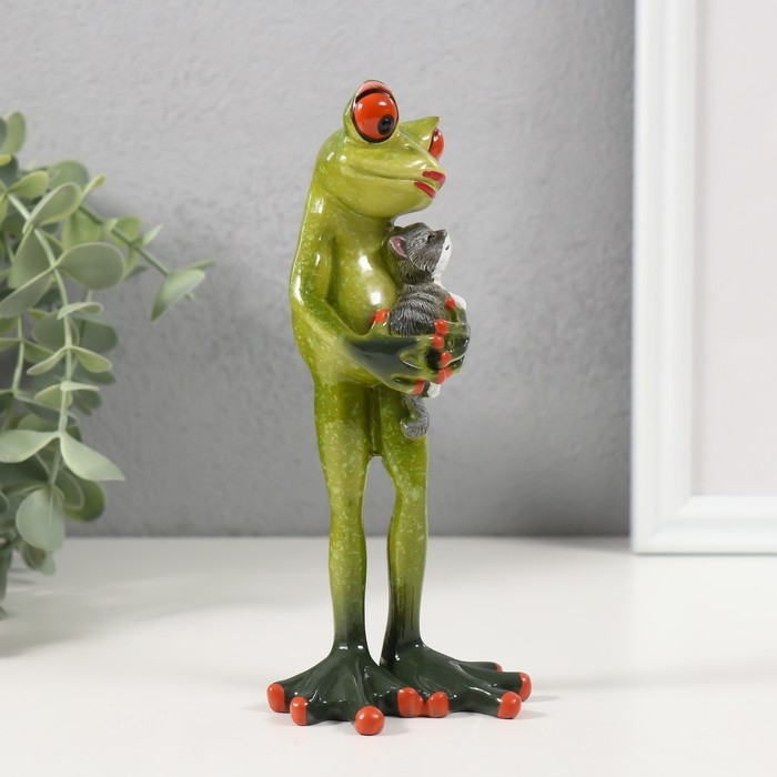 Сувенир полистоун лак Сувенир полистоун лак "Лягуха с кошечкой" 7,5х6,2х17 см