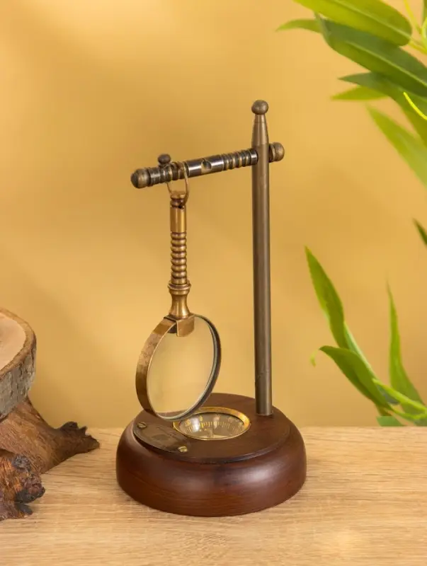 Лупа с подставкой 9х9х17 см Лупа с подставкой 9х9х17 см