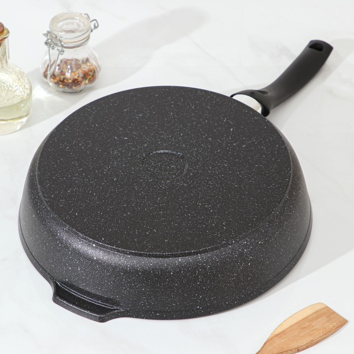 Сковорода, d=28 см, пластиковая ручка, антипригарное покрытие, цвет тёмный мрамор Сковорода, d=28 см, пластиковая ручка, антипригарное покрытие, цвет тёмный мрамор