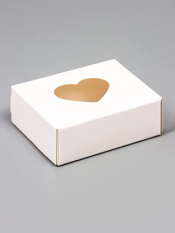 Коробка складная &laquo;Сердца&raquo;, белый, с окном, 10&times;8&times;3.5 см