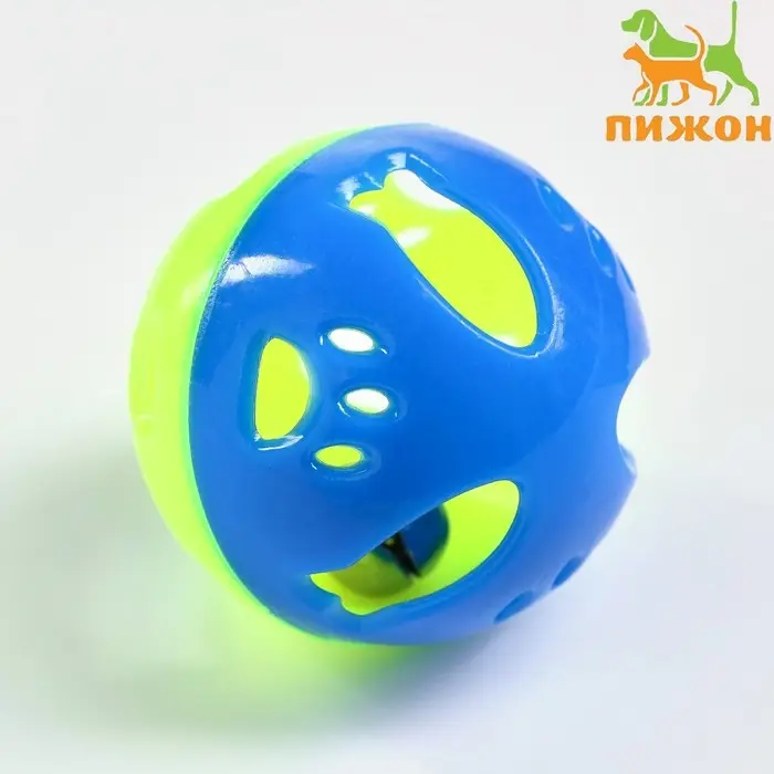 Шарик для кошек с бубенчиком  Шарик для кошек с бубенчиком "Рыбки и лапки", 3,8 см, жёлтый/синий