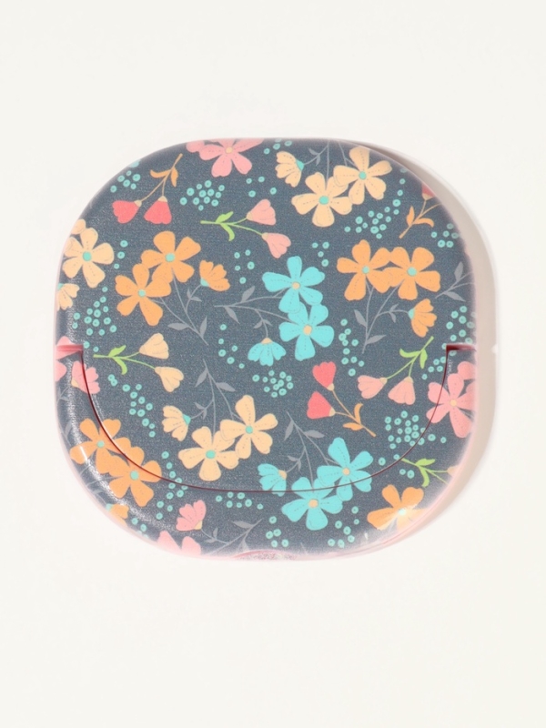 Зеркало карманное «Узор», с подставкой, 8 × 8 см, цвет чёрный