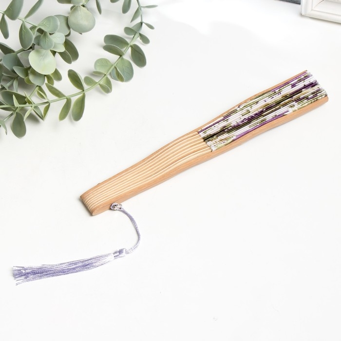 Веер бамбук, текстиль h=21 см изгиб, с кистью  Веер бамбук, текстиль h=21 см изгиб, с кистью "Цветы" в коробке, бело-сиреневый