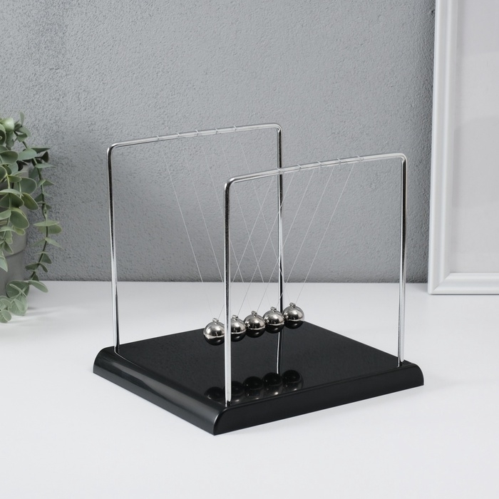 Маятник Маятник "Шары техно" чёрная подставка 18х20х17 см