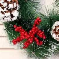 Венок новогодний d=25 см &laquo;Зимнее волшебство. Снежные шишки и ягодки&raquo;