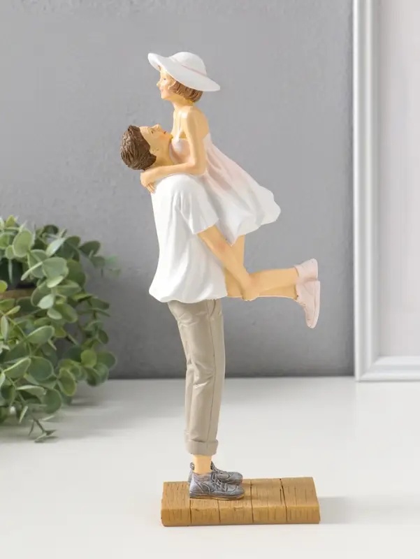 Сувенир полистоун "Влюблённые - я буду носить тебя на руках" 29,5 см