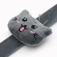 Игольница на браслете &laquo;Кошка&raquo;, 23&times;6.5 см, серая