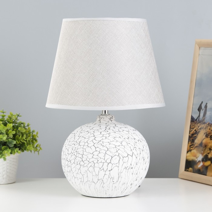 Настольная лампа Настольная лампа "Рундер" E14 40Вт серый 25х25х38 см RISALUX