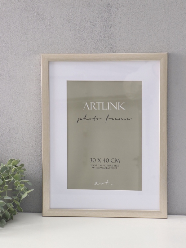 Фоторамка пластик "Gloria" 30х40 см, с паспарту (21х30 см), серебро