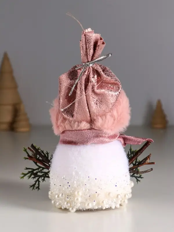 Декор  Декор "Снеговичок в розовом колпаке, в бусинках" 14х12х8 см