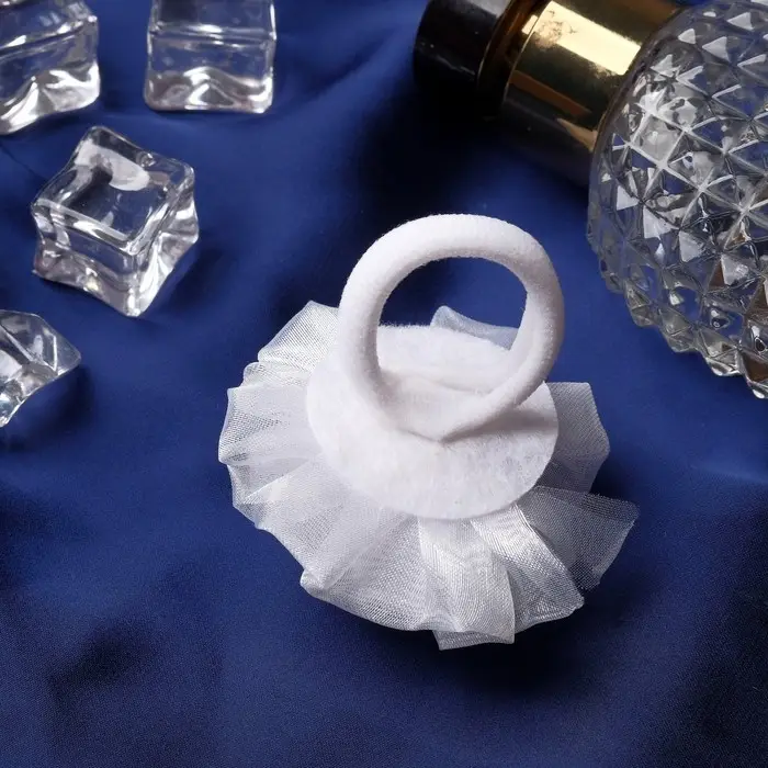 Резинка для волос бант «Школьница», волнушка, d=6 см, белая