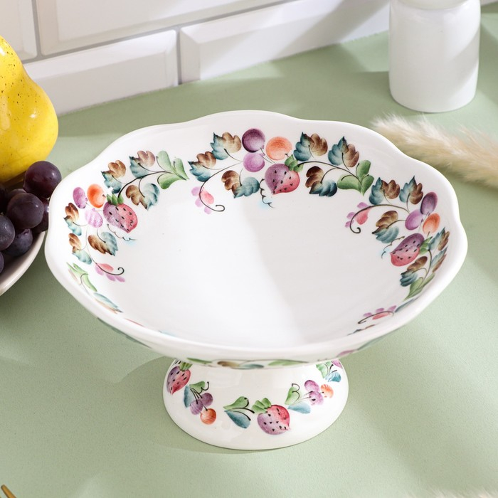 Вазочка десертная «Клубничка», 0,5 л, 19,5×19,5×10 см, 1 сорт, Рогочая Н.В.