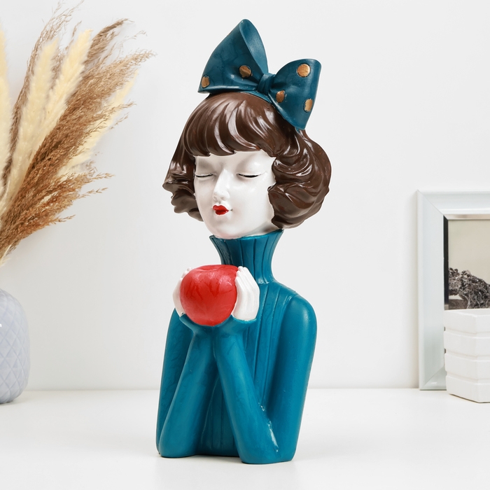 Фигура  Фигура "Девочка с яблоком" 14х14х37см