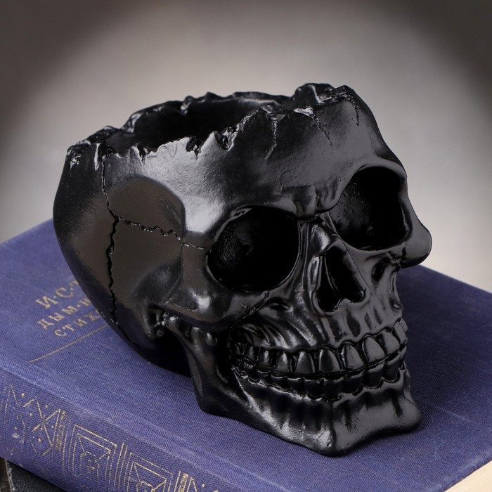 Свеча фигурная ароматическая в бетоне  Свеча фигурная ароматическая в бетоне "Череп", 14х11 см, черный, печенье и кожа