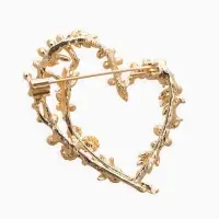 Брошь "Сердечко" мимоза, цвет жёлто-зелёный в золоте Брошь "Сердечко" мимоза, цвет жёлто-зелёный в золоте