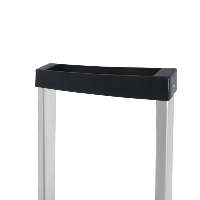 Стремянка ТУНДРА, алюминиевая, с органайзером, 7 ступеней, 1460 мм Стремянка ТУНДРА, алюминиевая, с органайзером, 7 ступеней, 1460 мм