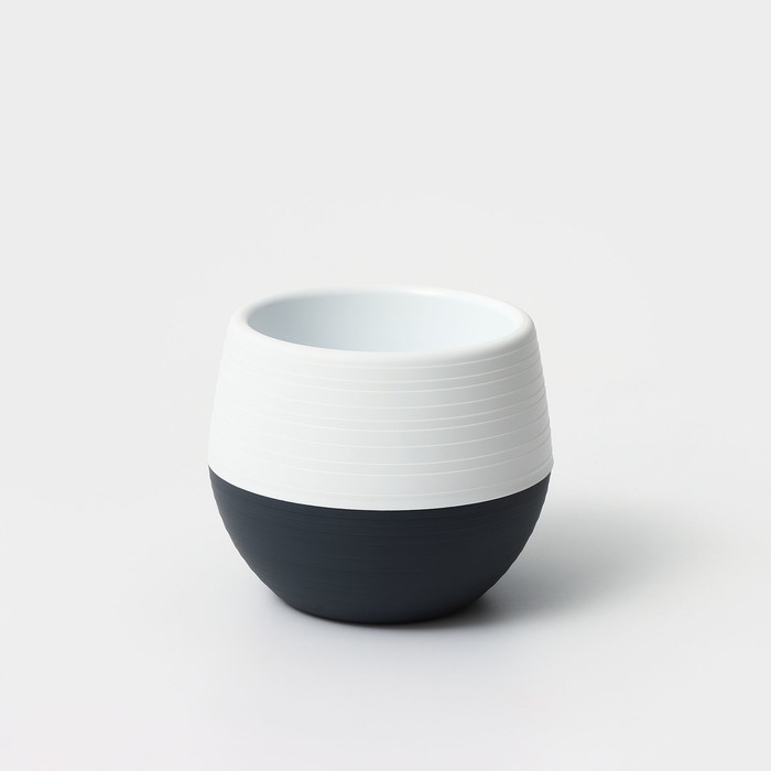 Горшок для цветов с поддоном пластиковый «Япония», 450 мл, d=12 см, h=10 см, цвет белый-графитовый Горшок для цветов с поддоном пластиковый «Япония», 450 мл, d=12 см, h=10 см, цвет белый-графитовый