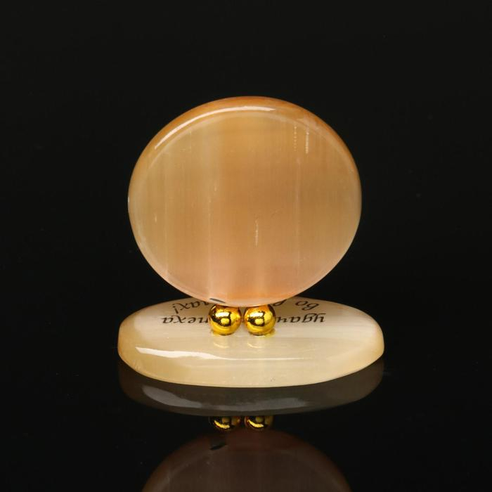 Изделие на подставке №1 Изделие на подставке №1"Мандала", селенит