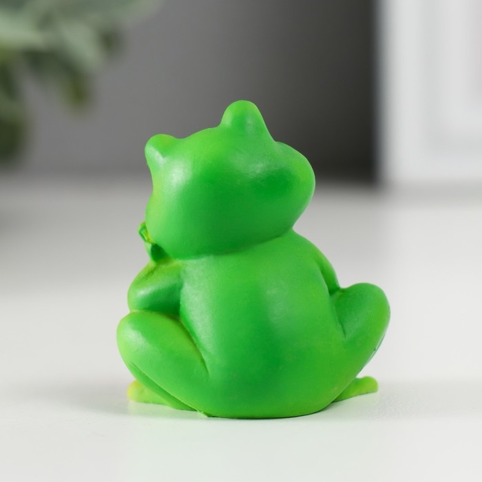 Сувенир полистоун Сувенир полистоун "Влюбленная лягушка" МИКС 3х4,3х4,5 см