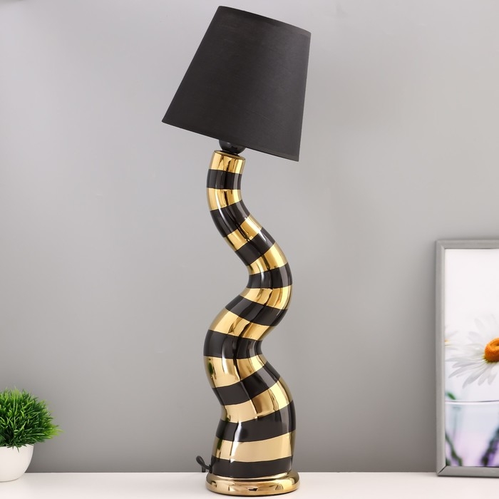 Настольная лампа Настольная лампа "Кэмерон" Е27 40Вт черно-золотой 12,5х12,5х49 см RISALUX