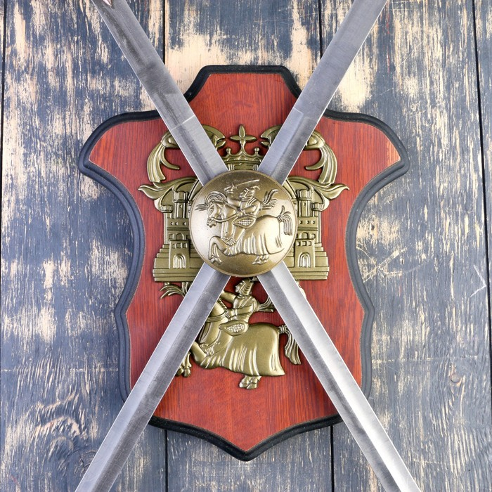 Сувенирное оружие на планшете «Рыцарский турнир», два меча на щите, 85см Сувенирное оружие на планшете «Рыцарский турнир», два меча на щите, 85см