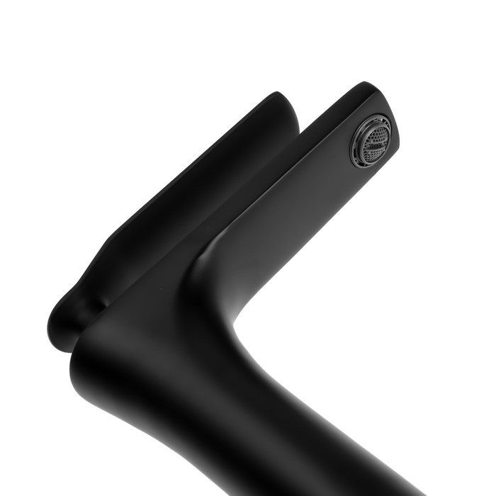 Смеситель для раковины ZEIN Z3818, однорычажный, высота излива 22 см, черный Смеситель для раковины ZEIN Z3818, однорычажный, высота излива 22 см, черный