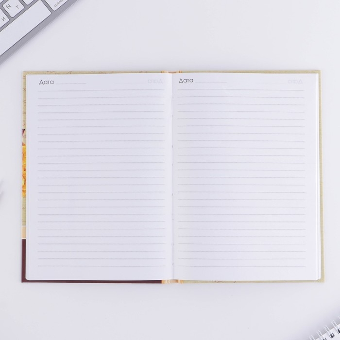 Ежедневник в подарочной коробке «Золотому учителю», формат А5, 80 листов, твердая обложка Ежедневник в подарочной коробке «Золотому учителю», формат А5, 80 листов, твердая обложка